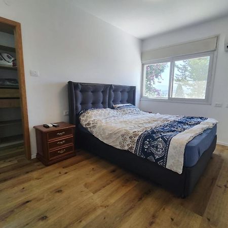 Apartamento הסוויטה של דפנחי Ramat Yishay Exterior foto