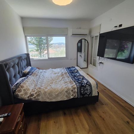 Apartamento הסוויטה של דפנחי Ramat Yishay Exterior foto